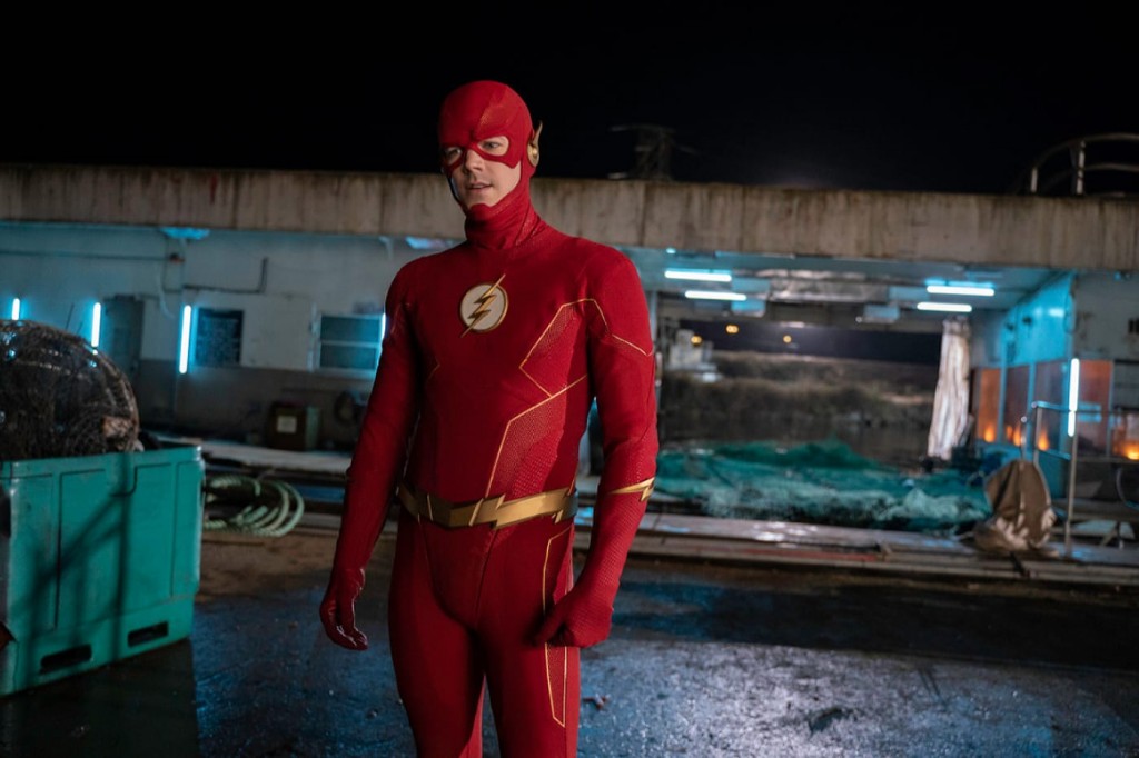 Barry Allen (Grant Gustin) dans son costume de Flash
