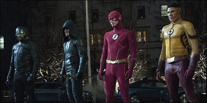 Spartan  (David Ramsey), Green Arrow (Stephen Amell), The Flash (Grant Gustin) et Kid Flash (Keiynan Lonsdale)